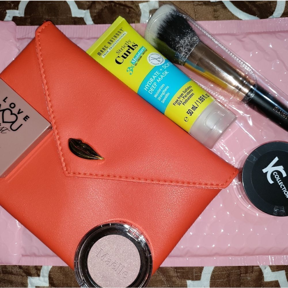 Make up bundle - Picture 3 of 7